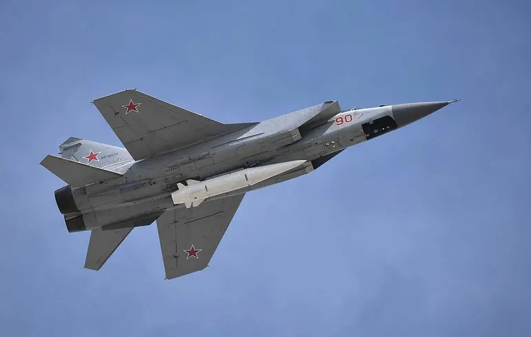 Удар РФ по Україні: МіГ-31К та Х-47м2 атакували, вибухи у Рівному