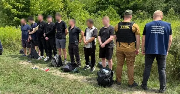 Закарпатець за $36 тис. хабаря намагався вивезти в ЄС вісьмох ухилянтів