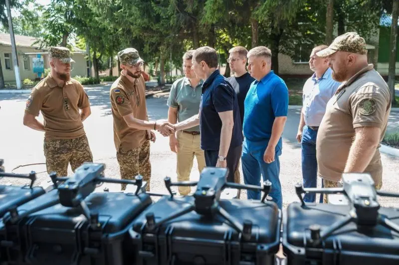 Міжрегіональний координаційний гуманітарний штаб передав дрони нового типу нацгвардійцям з «Червоної калини»