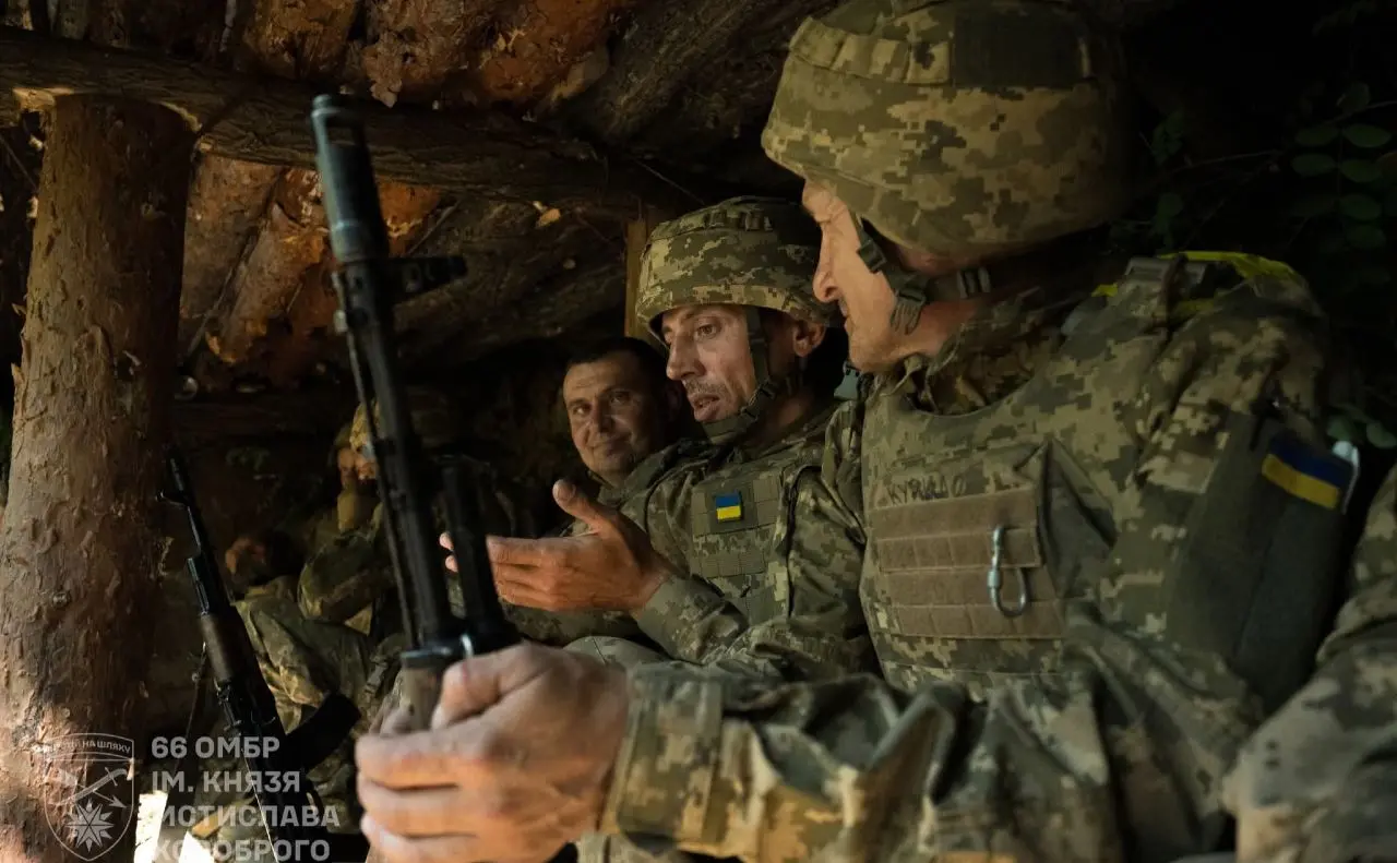 Росіяни стягують підкріплення на два напрямки: деталі