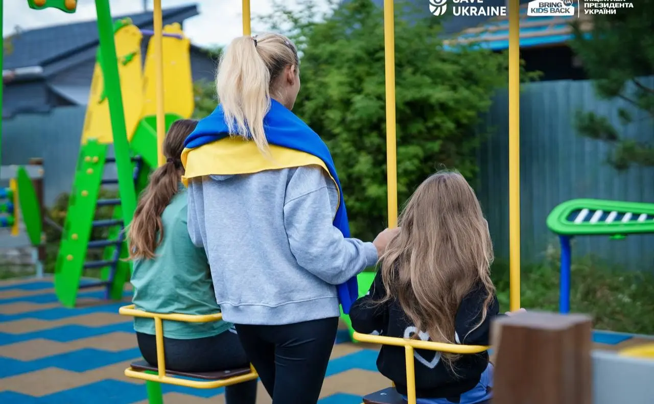 Україна повернула додому велику групу дітей з російської окупації