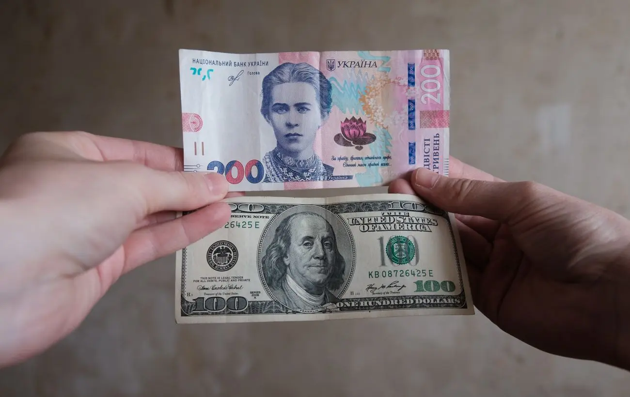 НБУ пояснив падіння курсу долара за останній місяць