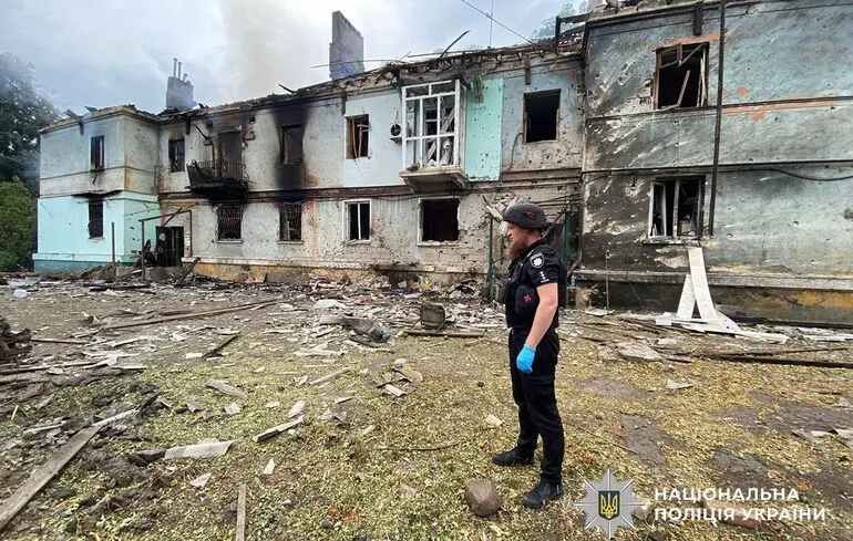 Росіяни скинули авіабомбу на місто в Донецькій області: п'ятеро загиблих 