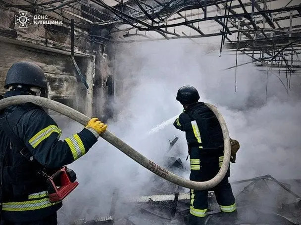 Пожежа на Київщині: постраждали діти