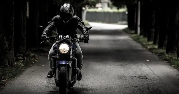 У туристичному селищі на Закарпатті заборонили їздити на мотоциклах вночі й під час тривоги