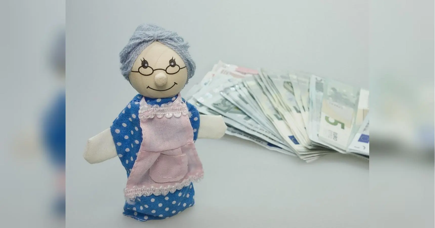 Кабмін оновив правила отримання пенсій через «Укрпошту»: що нового