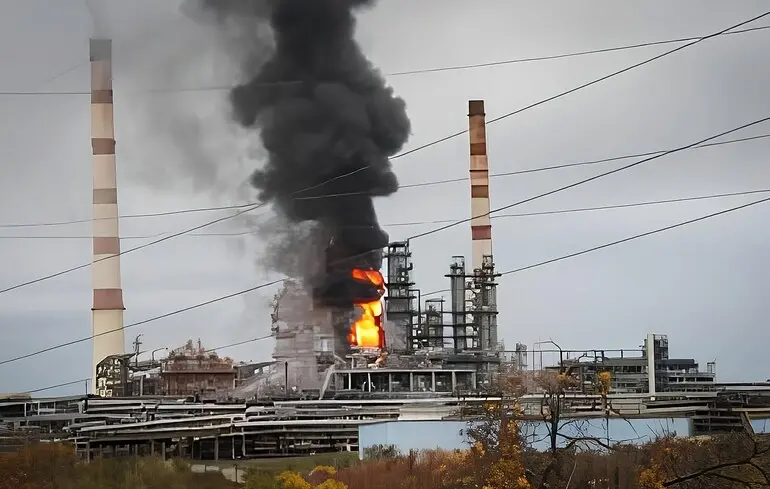 Після прильотів українських безпілотників ціни на бензин у Росії тільки зростають 