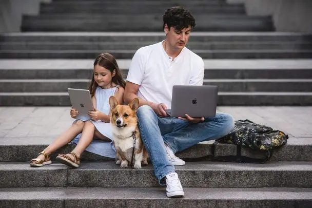 MacBook для всіх: Apple запускає доступну модель з чіпом iPhone