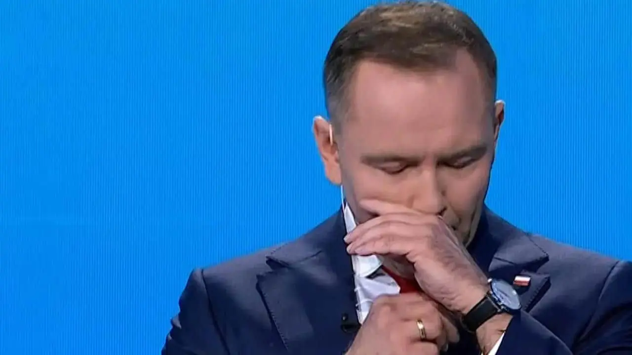 Навроцький здивований критикою у свій бік через використання нікотинових паучів