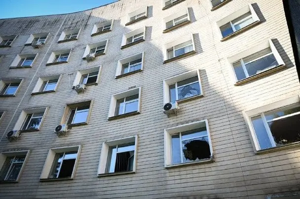 Удар по Києву: постраждала обласна клінічна лікарня — фото