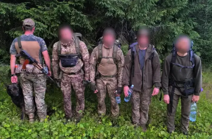 Службовий собака на Буковині вивів прикордонників до порушників кордону