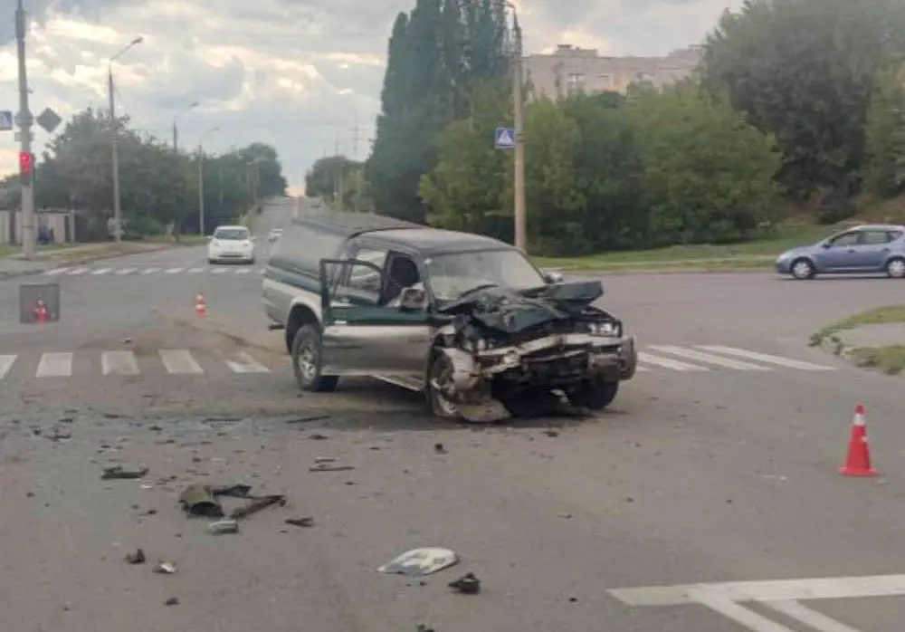 ДТП на перехресті вулиць Велозаводська та Єдності: загинув водій