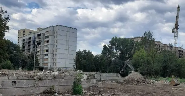 Харків: Демонтаж зруйнованих будинків триває