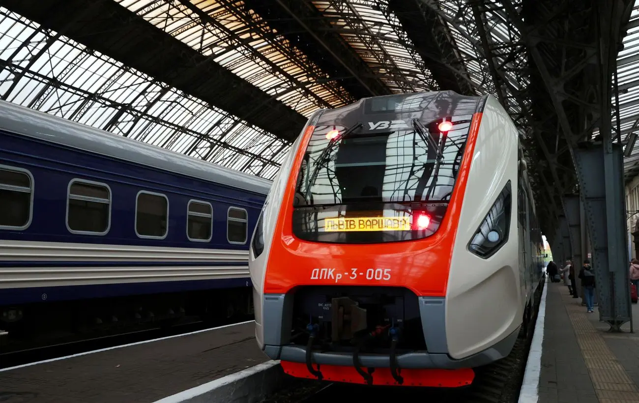 Залізничний провідник намагався перевезти ухильника за $7000