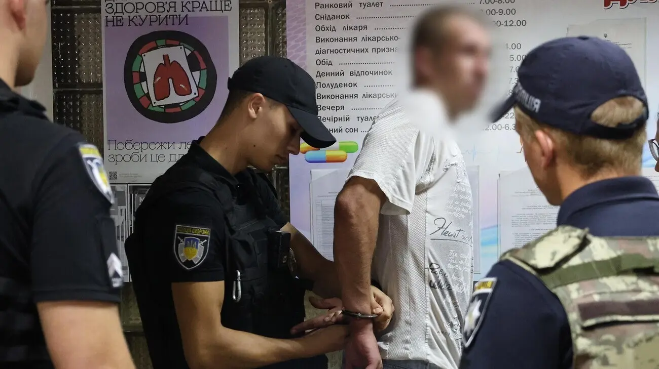 У Запоріжжі чоловік із ножем напав на лікаря – поліція затримала нападника
