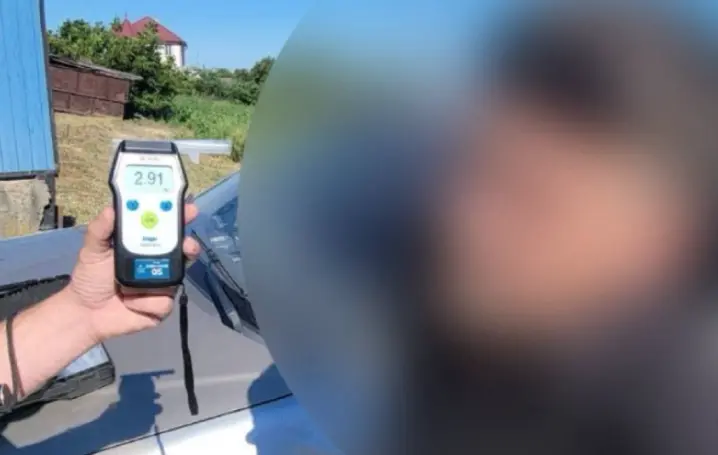 У Динівцях патрульні зупинили пʼяного 62-річного водія