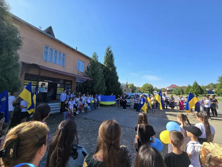 Село Ржавинці зустріло Дмитра Кизова, який повернувся додому після 17 місяців полону