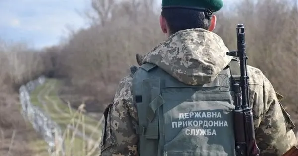 Прикордонник уник покарання за переправлення ухилянтів в Румунію через Карпати
