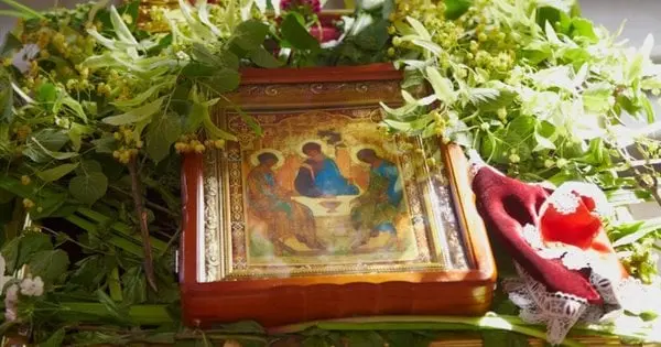 Трійця, Пʼятидесятниця, Зелена неділя: дата святкування, головні звичаї та заборони