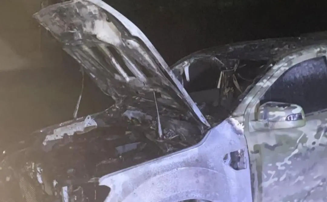 У Києві підпалили авто Героя України: підозрюваного затримали