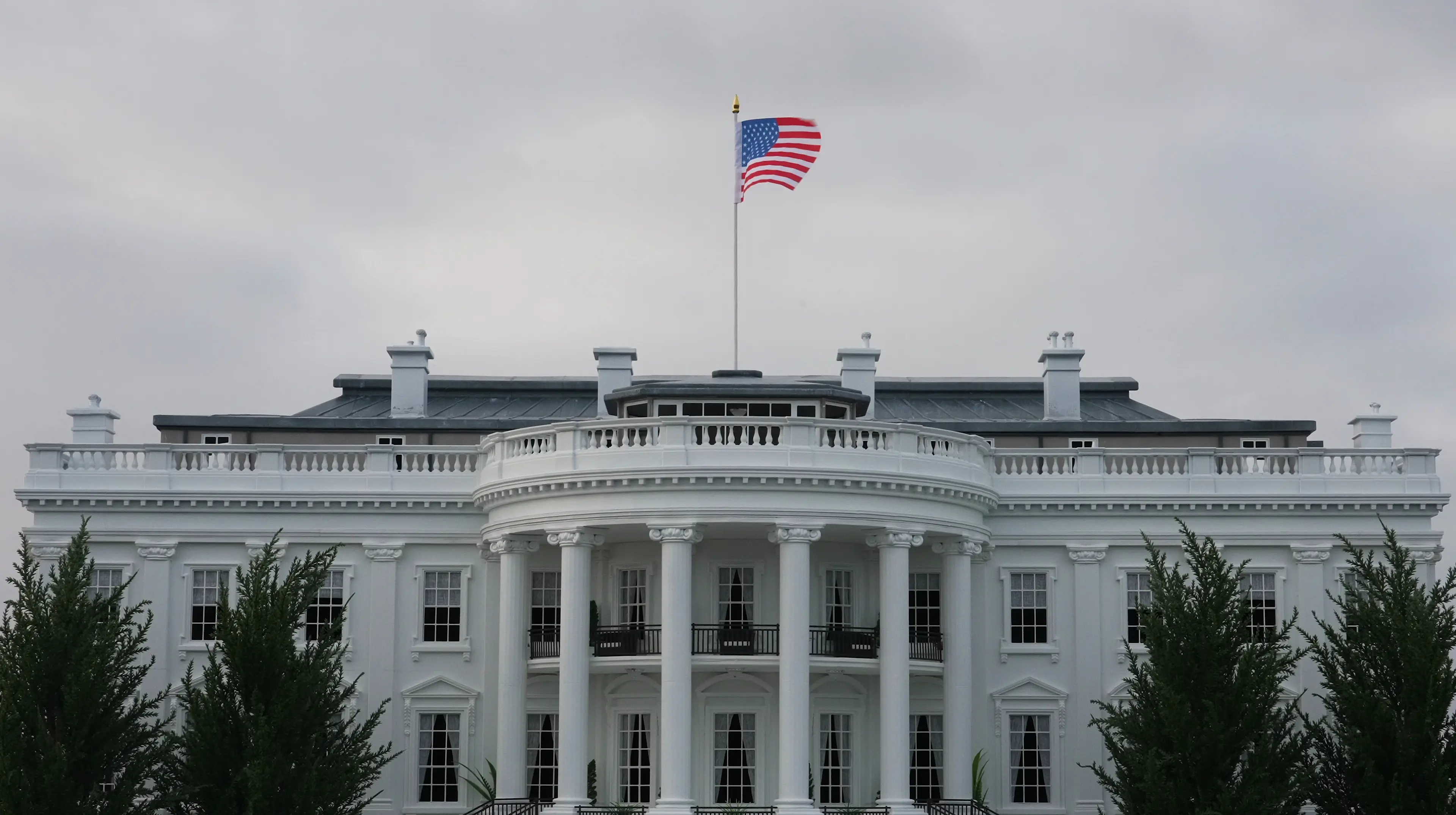 Мита на Індію лише початок економічного тиску США на нафту РФ – Bloomberg