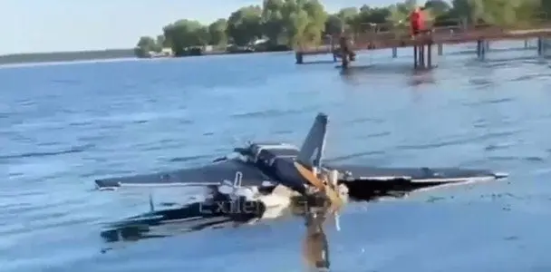 У Києві помітили "Шахед", який плив по Дніпру: відео