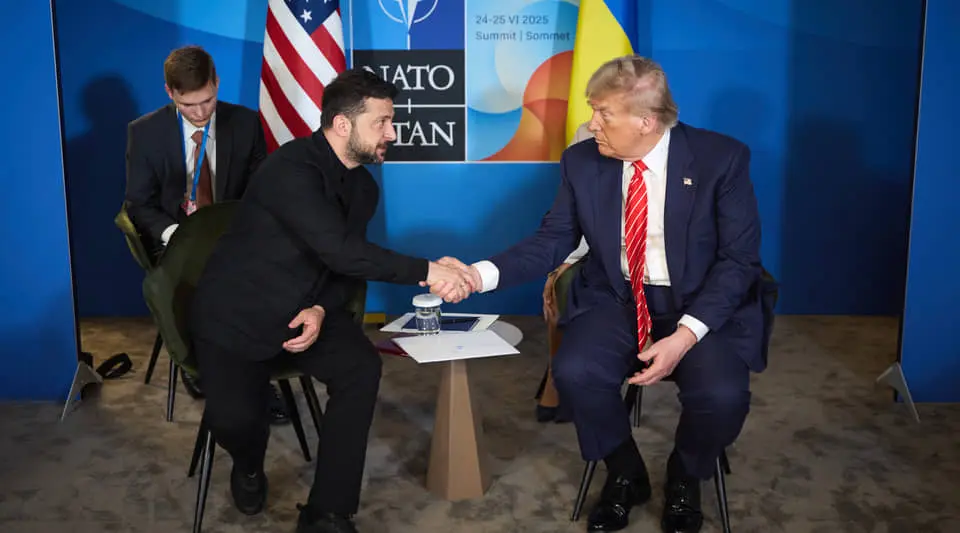 ЗМІ: у Трампа хотіли б, щоб Зеленський вдягнув костюм на зустріч в Овальному кабінеті