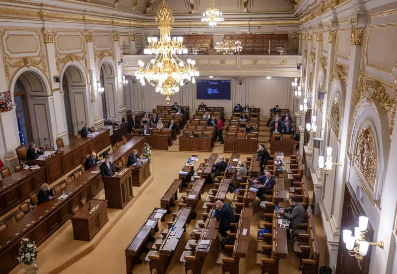 Опозиція Чехії хоче відставки уряду після скандалу з біткоїнами в Мін&#700;юсті