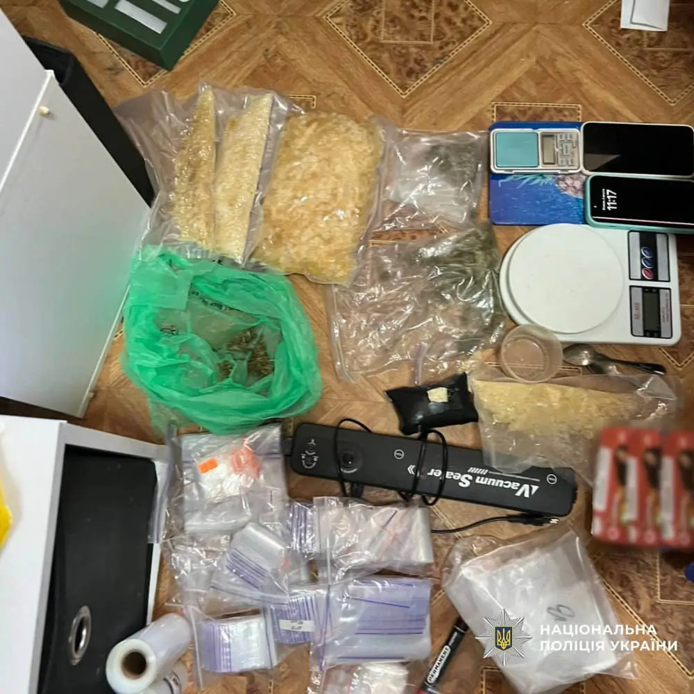 У Харкові правоохоронці ліквідували масштабну нарколабораторію: вартість вилученого — майже 25 млн грн (відео, фото)