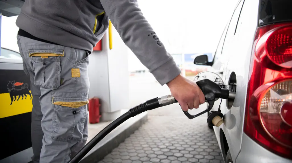 В РФ зростає дефіцит пального та дорожчають нафтопродукти – розвідка