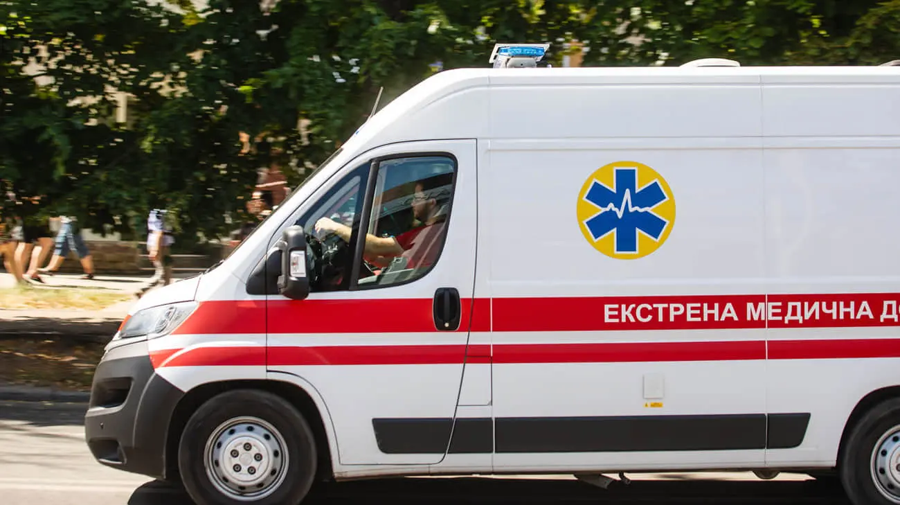 Росіяни вранці ударили дронами по Херсону: 2 поранених
