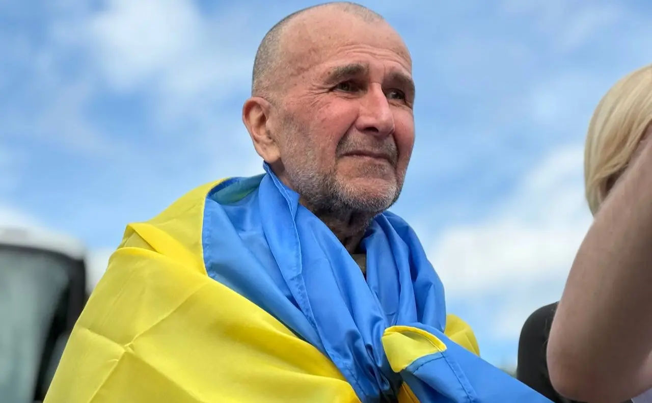 «Це мій другий день народження», — колишній мер Херсона Володимир Миколаєнко після звільнення з полону