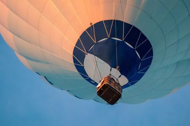 Велетенська повітряна куля розбилася під час приземлення: є жертви (фото)