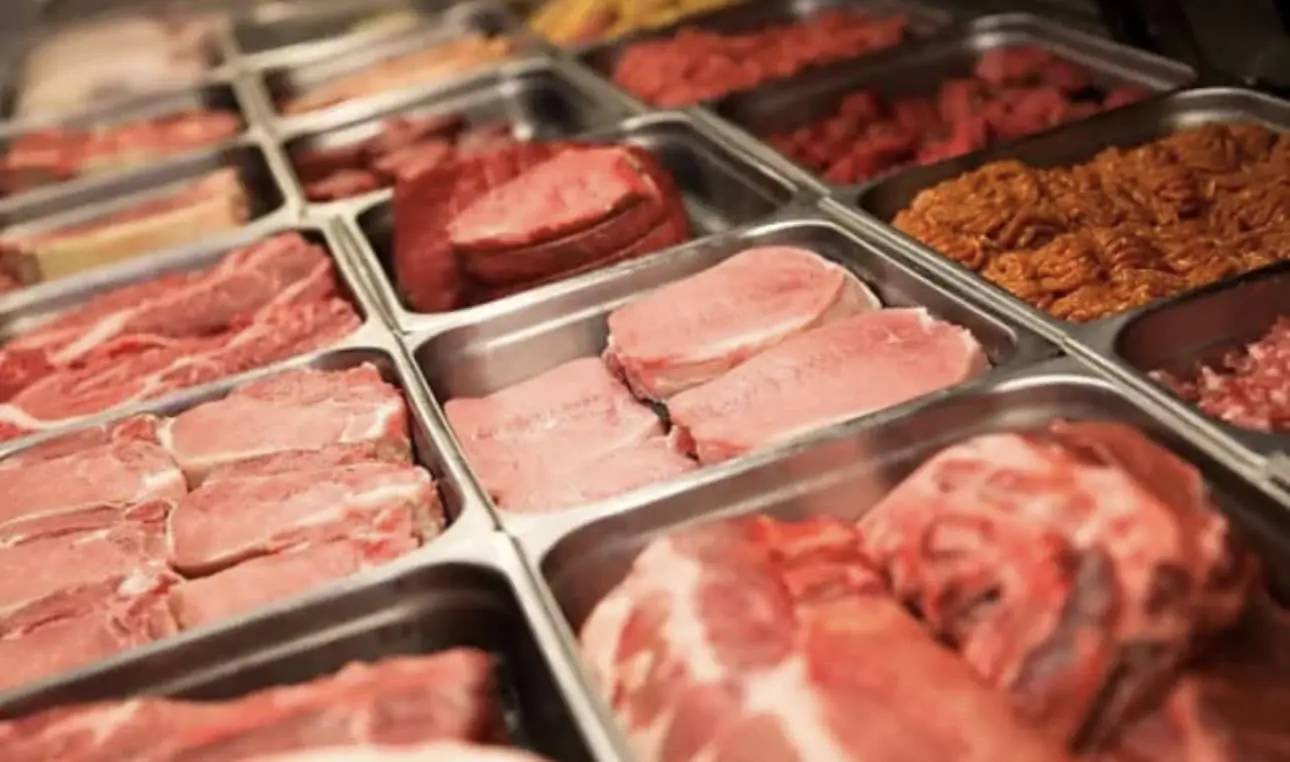 У звʼязку зі спекою швидкопсувні продукти на столичних ярмарках можна купити лише до 12:00