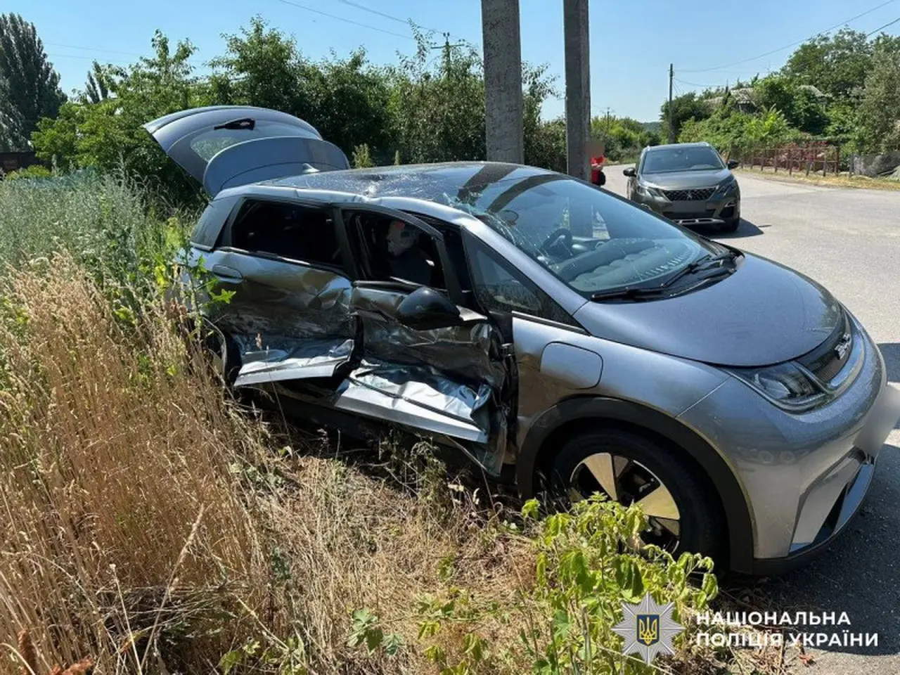 На Вінниччині зіштовхнулись КамАЗ і легковик, травмувалась 10-річна дівчинка