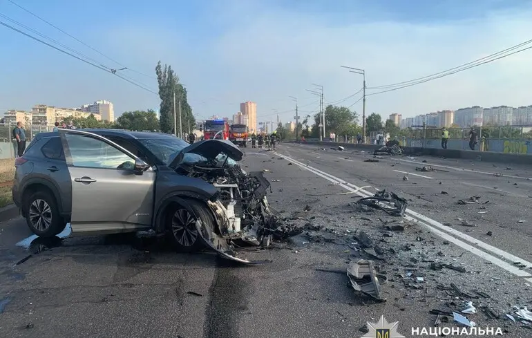 Молодик на Audi вилетів на зустрічну смугу у Києві: є загиблі та поранені
