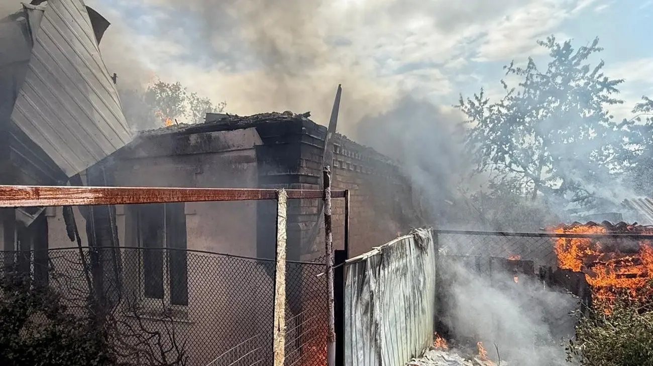 На Дніпропетровщині з-під завалів дістали тіло жінки, загиблої від авіаудару