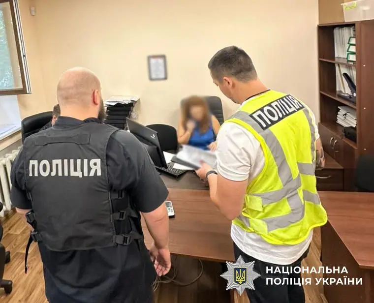 Співробітницю КО КМДА підозрюють у закупівлі бодікамер для “Муніципальної охорони” зі збитком у 1,7 млн гривень