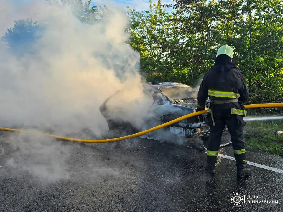 Вчора на Вінниччині ліквідовували загоряння двох автомобілів та пожежу на фермі