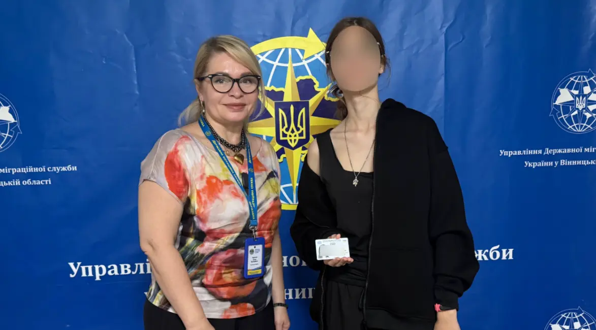 На Вінниччині 17-річна Віра з ТОТ отримала паспорт громадянки України