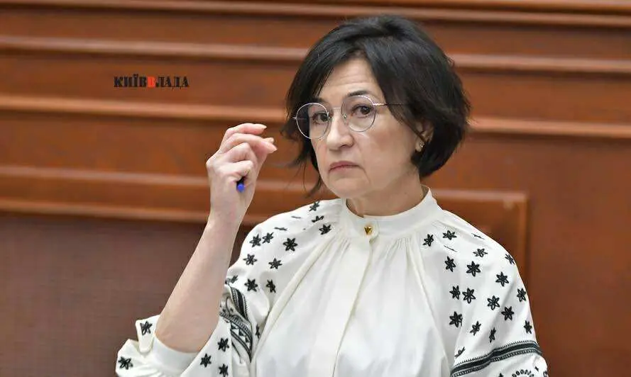 Валентина Гінзбург примушує київських лікарів до революції