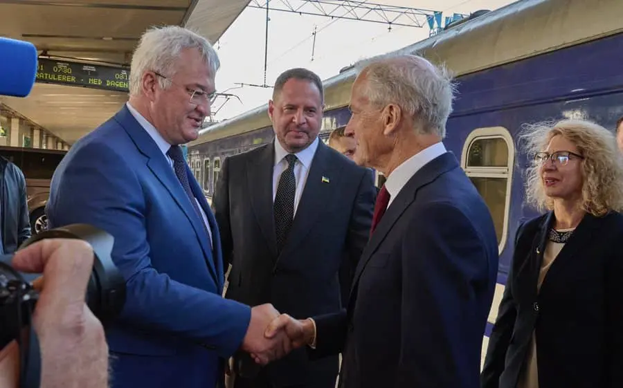 Прем’єр-міністр Норвегії приїхав до України з візитом