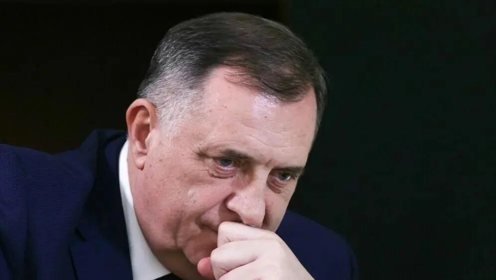 Естонія наклала санкції на безмандатного Додіка