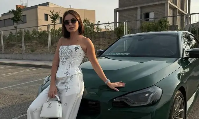 Лунин удивил жену роскошным подарком — новым BMW
