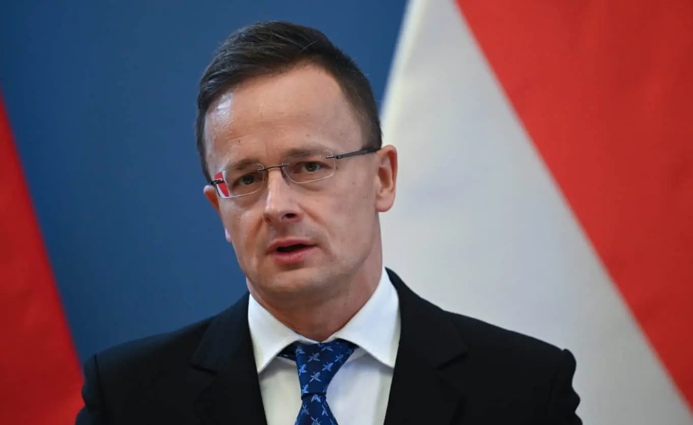 Угорський міністр спробував виправдатися перед Трампом після його "наїзду" на Орбана
