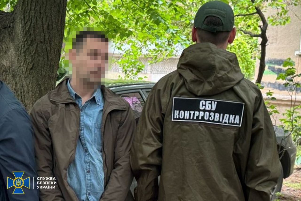 СБУ: Задержан "крот", который устроился на оборонный завод для кражи новых разработок ВСУ