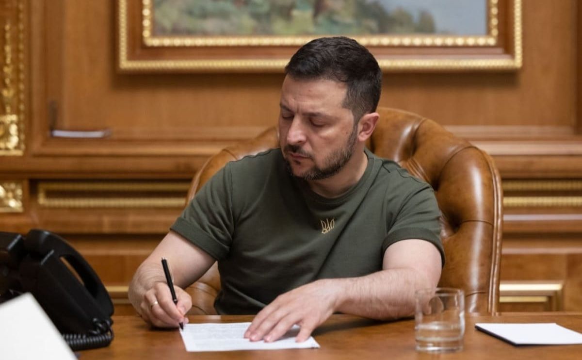 Врятували людей: Зеленський нагородив 24 відважних дітей, серед них — київські школярі