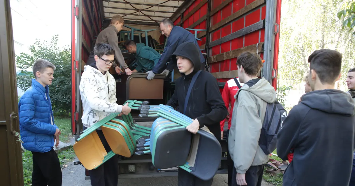 Парти і стільці: вінницькі школи отримають допомогу від міста Мюнстер