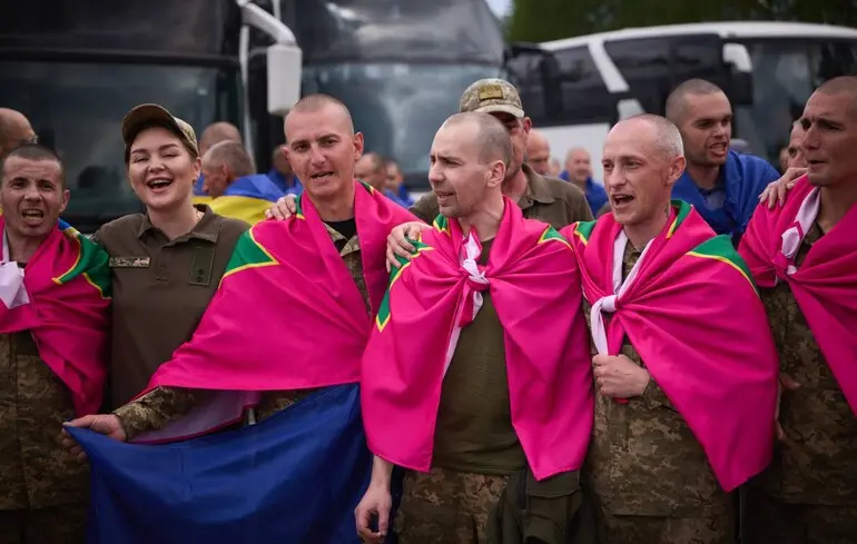 Другий етап обміну полоненими "1000 на 1000": в Україну повернулися 27 захисників Маріуполя