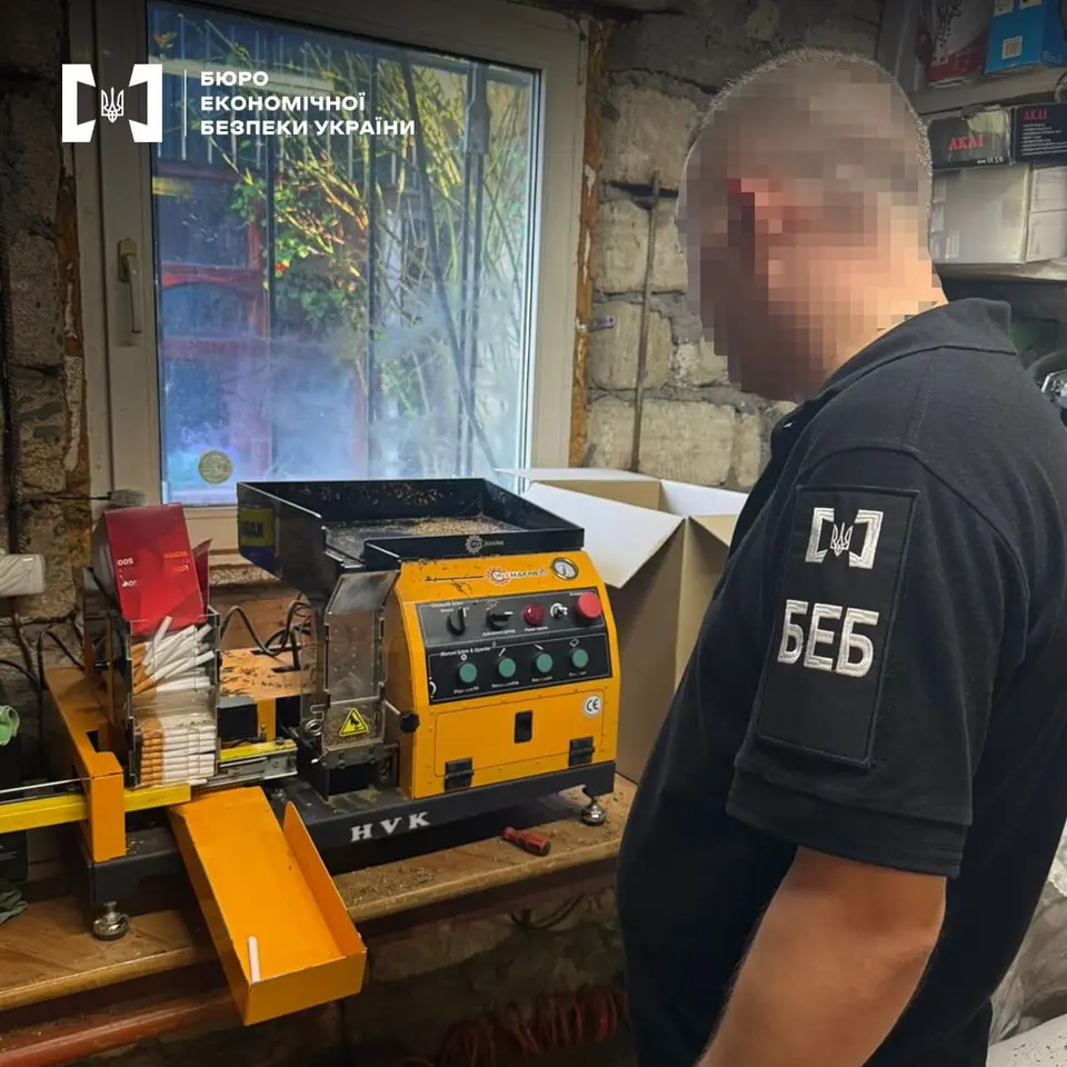 На Вінниччині детективи БЕБ прикрили незаконне виробництво тютюнових виробів